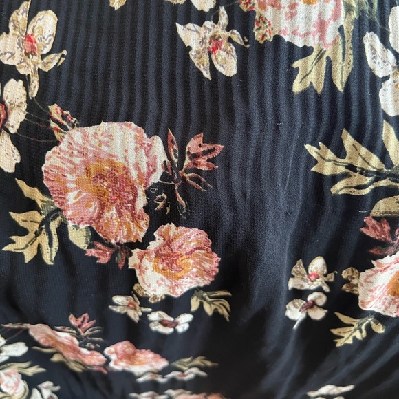 🌸4/$50🌸 off the shoulder floral dress DEX - Picture 5 of 8
